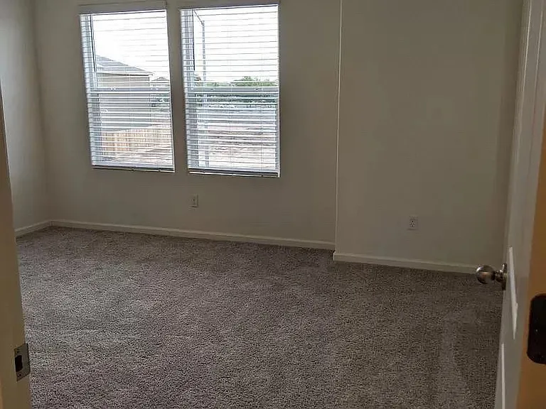 178 Korbel Ave — Photo 32