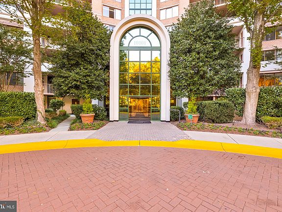 2nd image of 10101 Grosvenor Pl APT 716