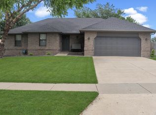 3525 W Village Terrace, Springfield, MO 65810