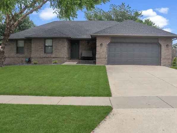 3525 W Village Terrace, Springfield, MO 65810