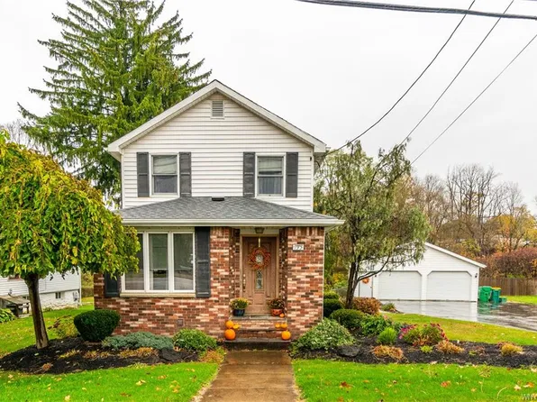 195 N Main St, Holland, NY 14080