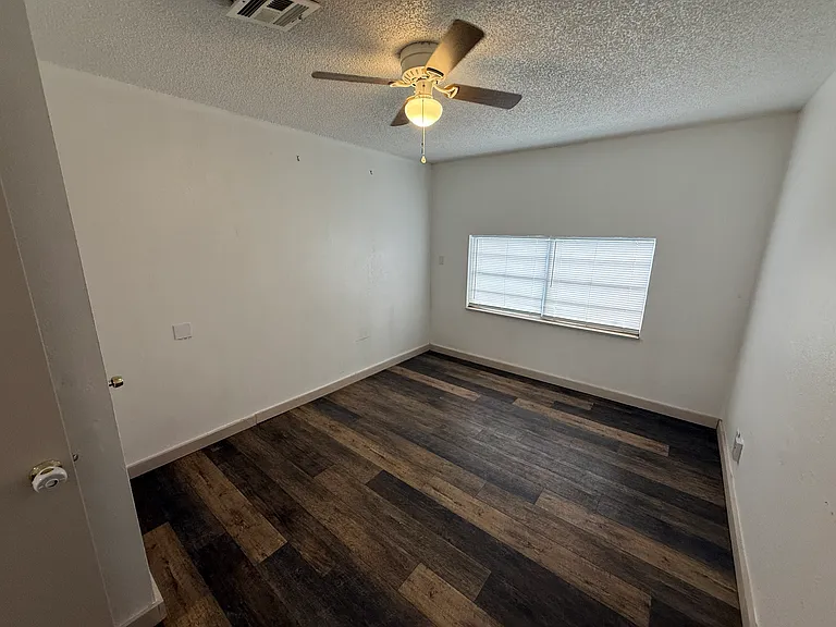 1009 S Wells St — Photo 13