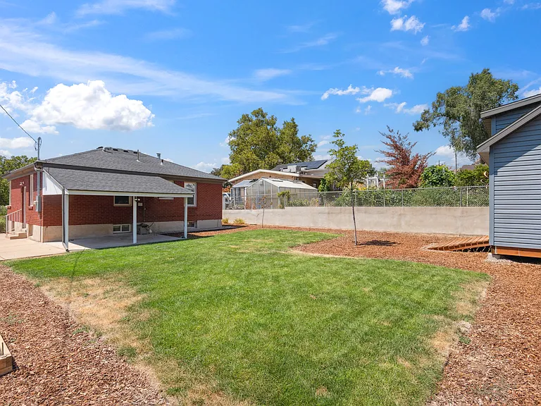 734 Taylor Ave — Photo 2