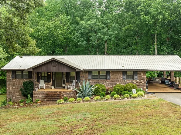 46 Sunset Circle, Hartwell, GA 30643