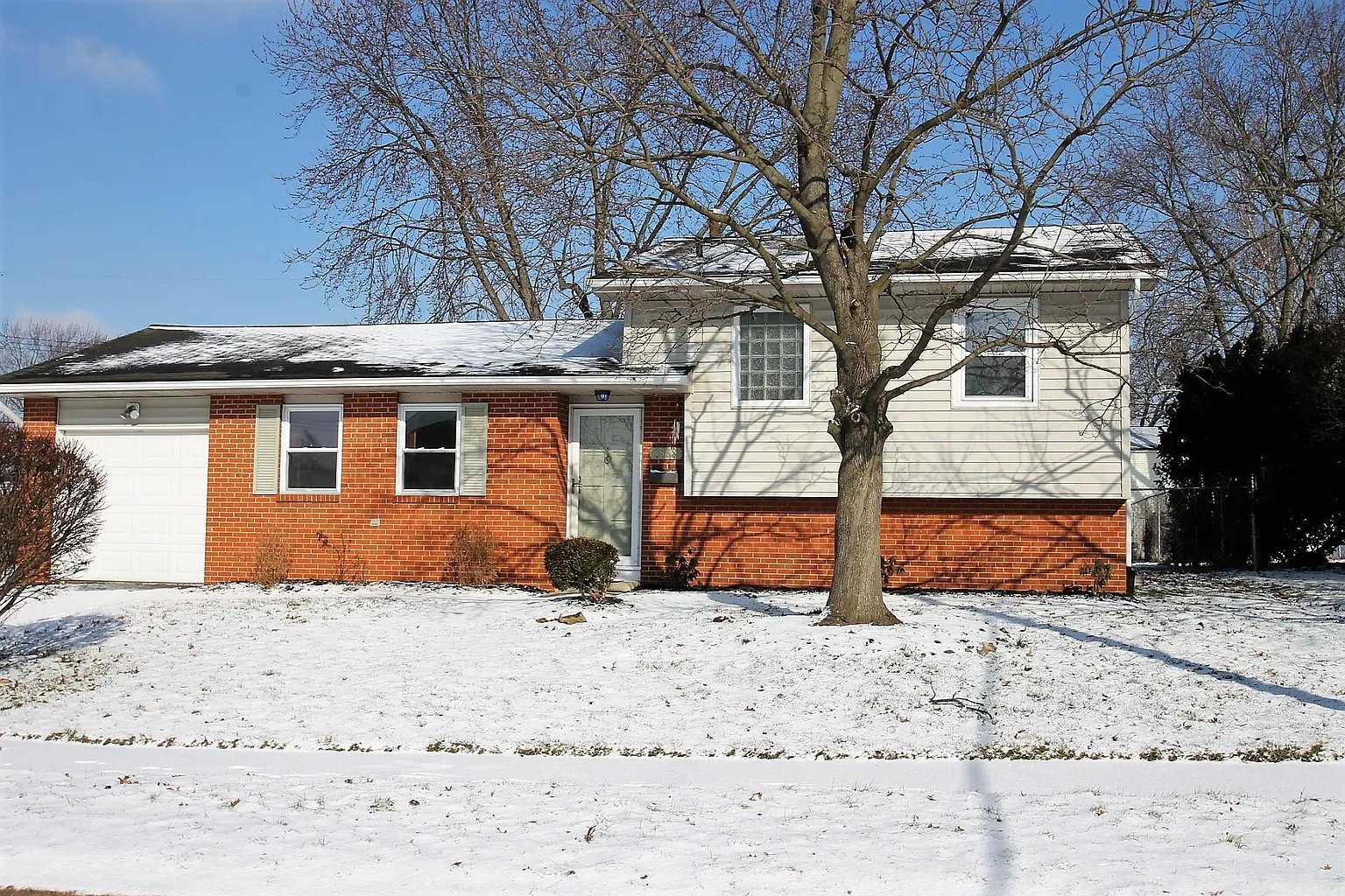 3588 Manila Dr photo 1
