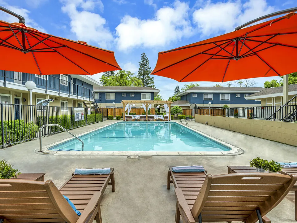 Standiford Court Apartments