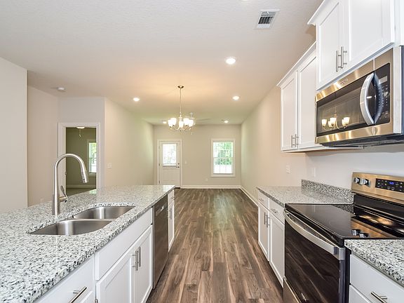 3rd image of 3015 E Park Ave