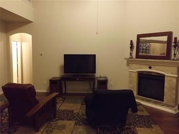 5th image of 12518 Clarksburg Trl