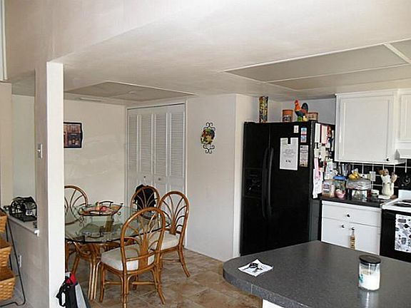 Open Kitchen/Breakfast Nook