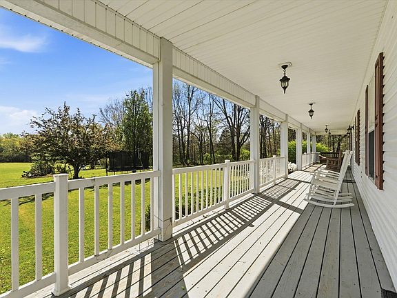 5th image of 3012 Mount Carmel Rd