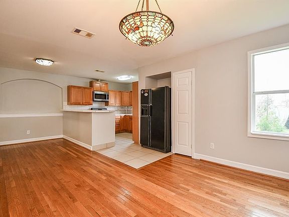 5th image of 5431 Tiffany Dr #3