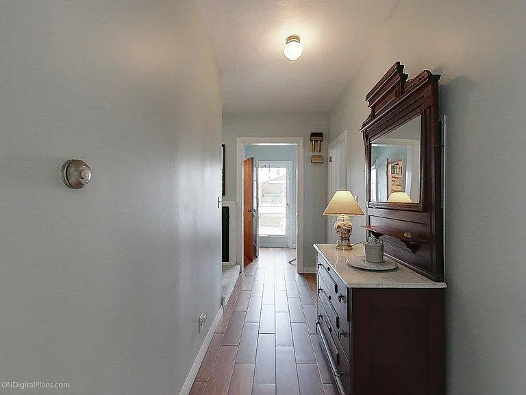 16 Robinson St — Photo 6