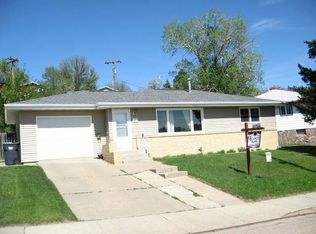 400 10th Ave NW, Mandan, ND 58554