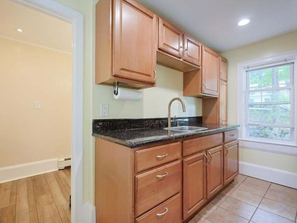 1st image of 191-193 Auburn St #2