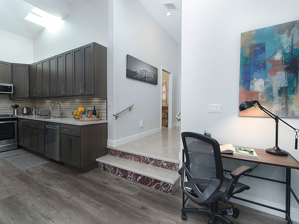 Work station and view to the full kitchen.