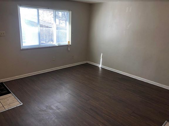 3rd image of 1100 Oneil Blvd APT 10
