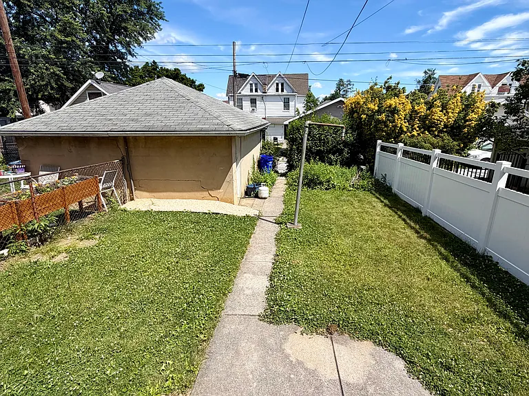 1519 3rd Ave — Photo 18