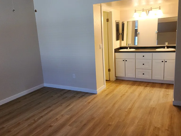 6212 E Greenway St #104 — Photo 5