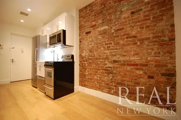 Rented by REAL New York | media 21