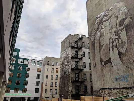 Rented by Manhattan Management LLC | media 86