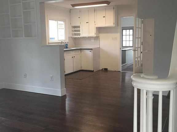 4th image of 1477 Winchester Dr
