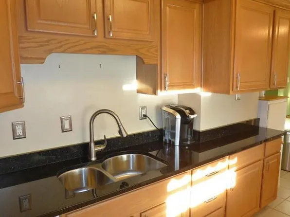 3212 Campbell Dr, Alexandria, VA 22303