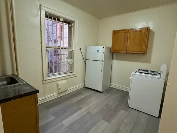 135 Belmont Avenue image 7 of 13