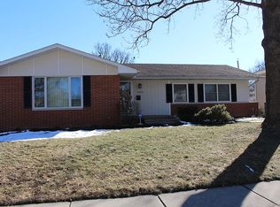 2220 Westview Dr, Springfield, IL 62704