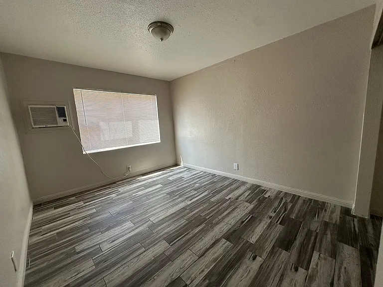 2105 Sunrise Ave — Photo 22