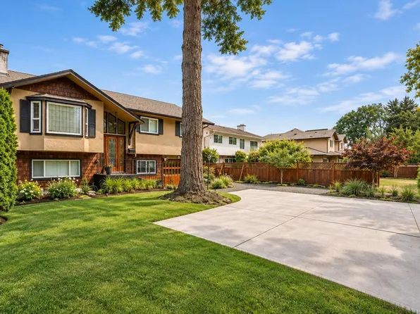 4379 Shelbourne St, Saanich, BC V8N 3G4