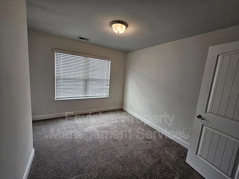 2190 Miranda Dr — Photo 14