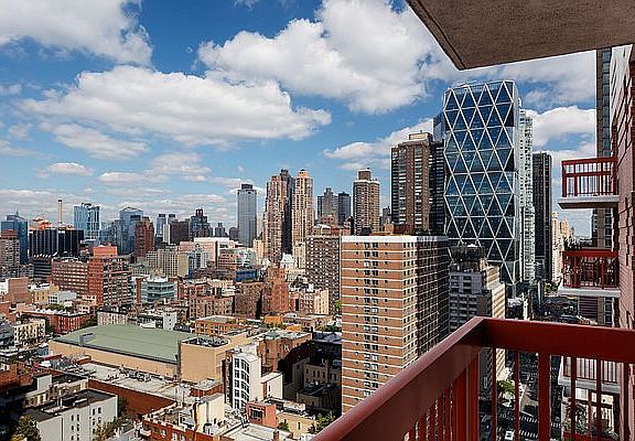 3rd image of 260 W 52nd St APT 20B