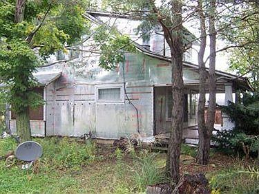 2nd image of 10276 Mahoning Ave