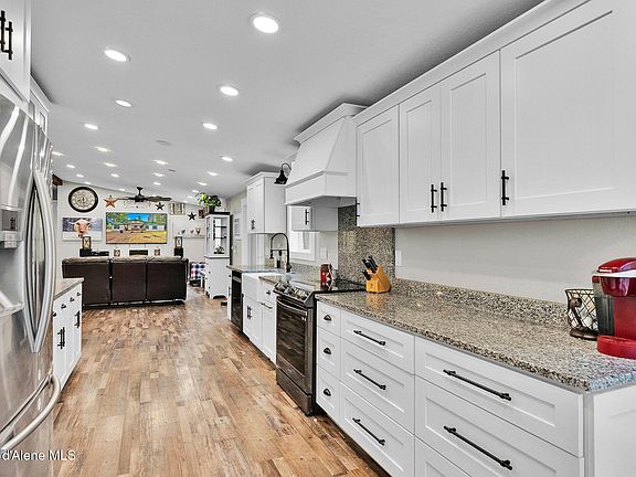 4th image of 2489 Clagstone Rd