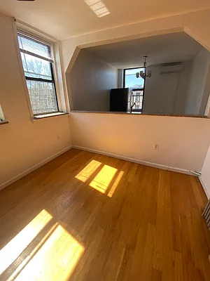 Rented by Standard Living Realty Inc | media 65