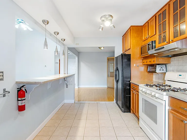 33 Green Valley Ct #33 — Photo 2