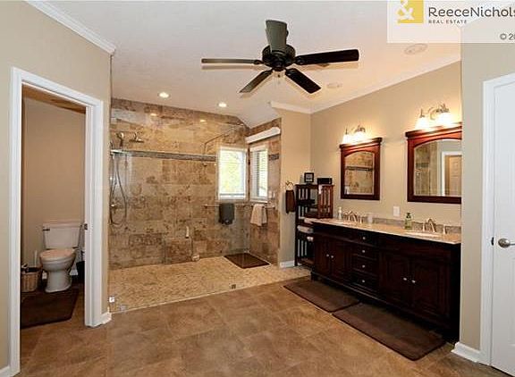 LUXURIOUS MASTER BATHROOM