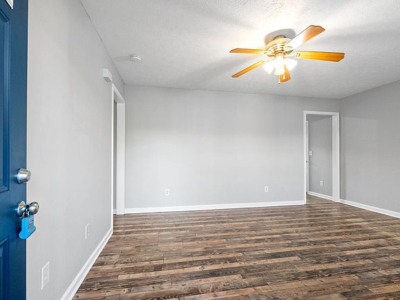 5th image of 1234 Kendall Dr