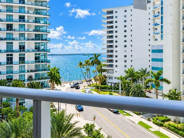 1300 Brickell Bay Dr APT 704, Miami, FL 33131