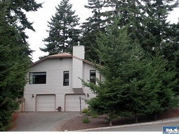 3rd image of 341 Woodland Dr