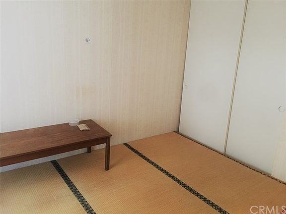 one guest is Japanese Tatami room and cool in Summer.