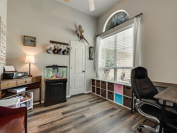 4th image of 102 Singletree Ln