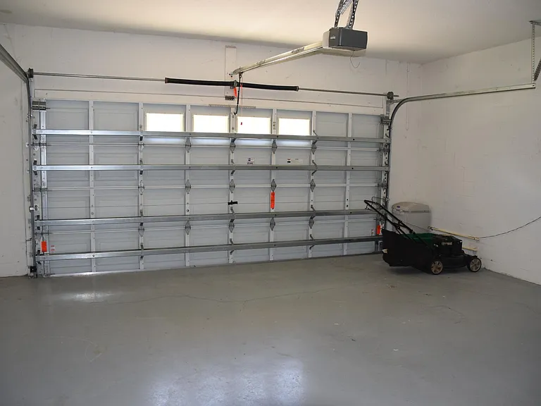 7909 Terrace Ridge Dr — Photo 15