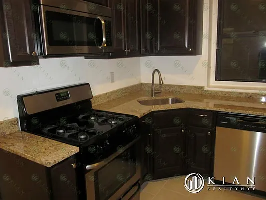 Rented by Kian Realty | media 17