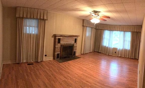 5th image of 609 Central Ave W