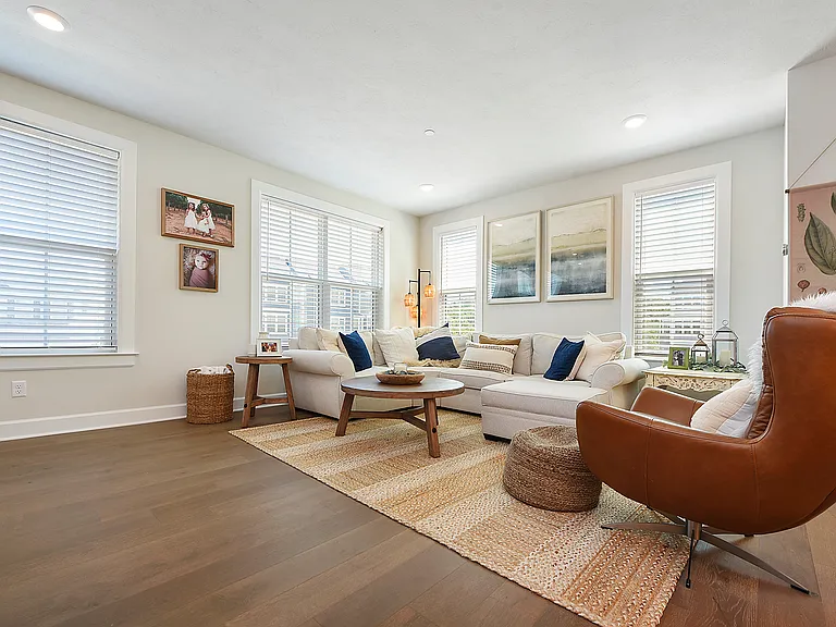 409 Spruce Ln — Photo 33