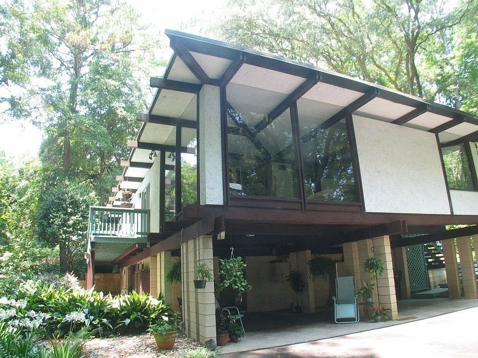 2nd image of 118 Reece Park Ln