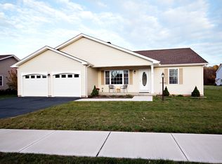 14 Acorn Dr, Broad Brook, CT 06016