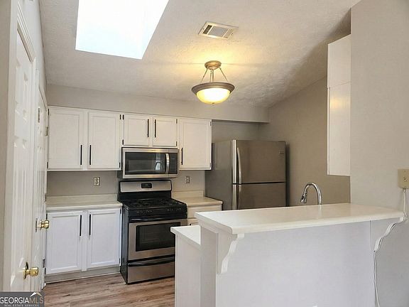 3rd image of 1244 Keys Lake Dr NE