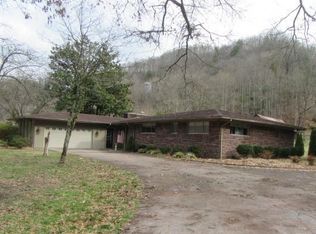 1006 Almarine Dr, Grundy, VA 24614